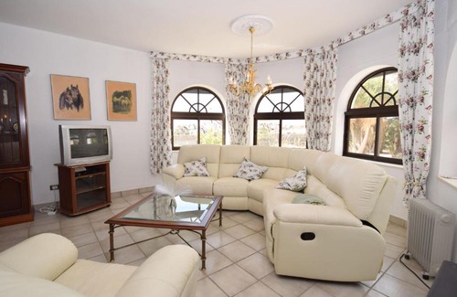 Granadilla de Abona House | Beautiful holiday home in San Isidro with pool