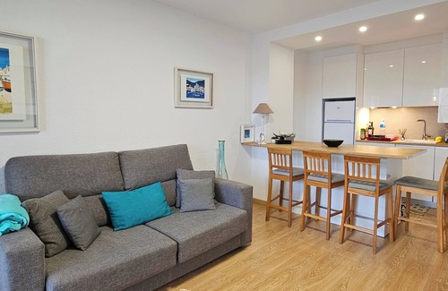 Empuriabrava Apartment | Beautiful T2 Standing on the water, beach walk, 2 terraces, full center