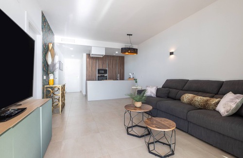 Torreblanca House | BEGOÑA SEA VIEW - Modern Apartment Just 5 Minutes from the Beach with Shared Pool and Fre