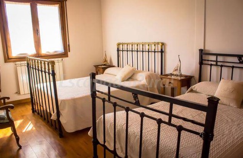Espeja de San Marcelino Cottage | Cabin ∙ 8 bedrooms ∙ 10 guests