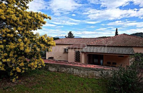 La Roca del Valles Cottage | Cabin ∙ 10 bedrooms ∙ 16 guests