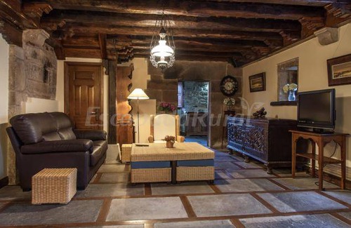 Naveda Cottage | Cabin ∙ 11 bedrooms ∙ 15 guests