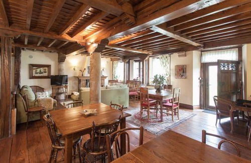Naveda Cottage | Cabin ∙ 11 bedrooms ∙ 21 guests