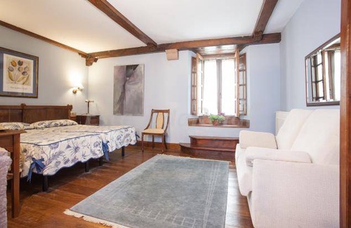 Naveda Cottage | Cabin ∙ 11 bedrooms ∙ 33 guests