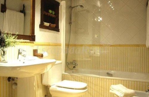 Naveda Cottage | Cabin ∙ 11 bedrooms ∙ 33 guests