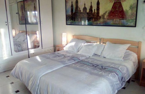 Fuentes de Ebro Cottage | Cabin ∙ 17 bedrooms ∙ 7 guests