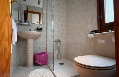Fuentes de Ebro Cottage | Cabin ∙ 17 bedrooms ∙ 2 guests