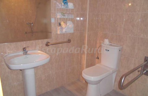 Fuentes de Ebro Cottage | Cabin ∙ 17 bedrooms ∙ 3 guests