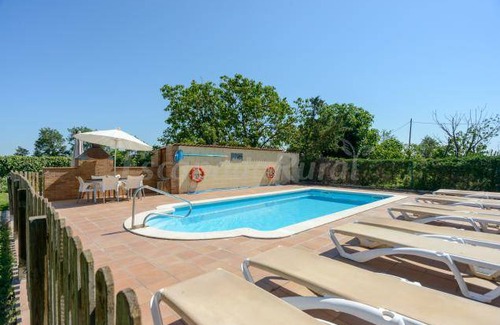Vilobi d'Onyar Cottage | Cabin ∙ 5 bedrooms ∙ 15 guests