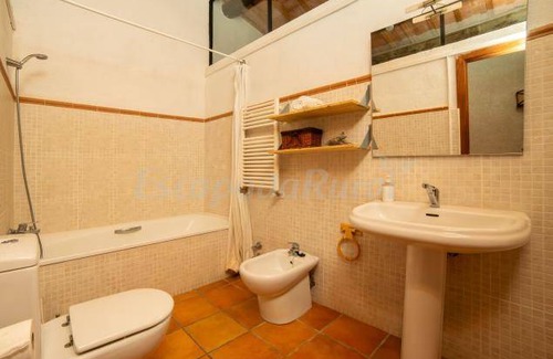 Sant Iscle de Vallalta Cottage | Cabin ∙ 6 bedrooms ∙ 29 guests