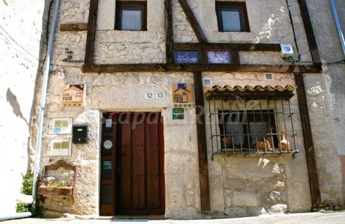Cogeces del Monte Cottage | Cabin ∙ 7 bedrooms ∙ 5 guests