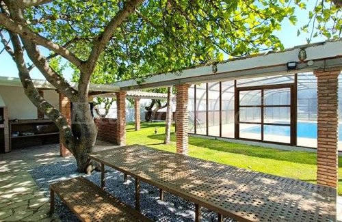 Pozo Alcon Cottage | Cabin ∙ 9 bedrooms ∙ 10 guests
