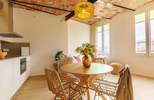 Eixample Apartment | Calderers La Serp - Holiday Apartment Rental Girona | Bravissimo