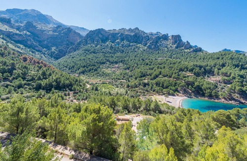 Escorca House | CAN ALEX-CALA TUENT, HOUSE WITH POOL, GARDEN, INTERNET AND KAYAK 4 MIN FROM THE BEACH
