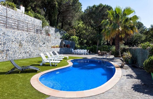 Lloret de Mar House | Canyelles Beach Vila with Swimming Pool