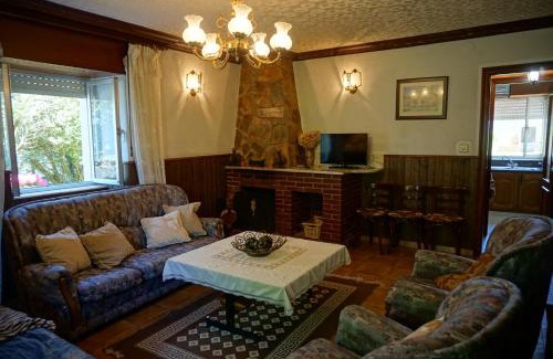 Campos y Salave Apartment | Casa Gayol