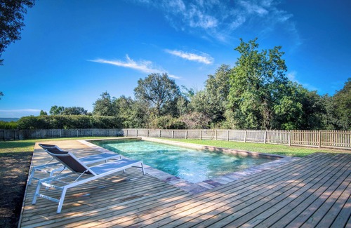 Monells House | Casa Rural con Encanto Para Retiros, Cicloturismo y Familias en Plena Naturaleza