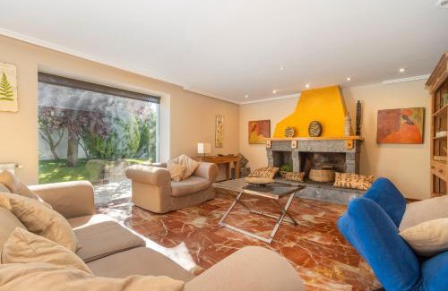Torres de Barbues House | Casa Valfonda