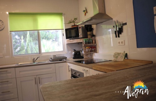 Vista de los Angeles-Rumina Apartment | COLORFUL 2 BEDROOM BEACHFRONT APARTMENT