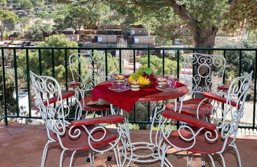 Sa Riera Apartment | Cosy apartment for 4 guests with WIFI, TV, balcony and parking