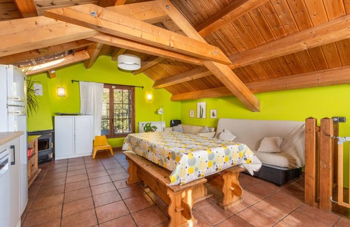Belsierre House | Country House 'Casa Pirinea' with Mountain View and Wi-Fi