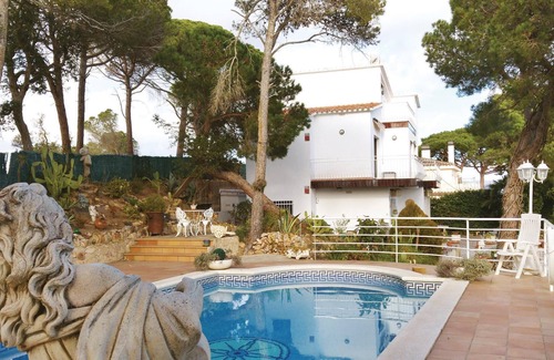 Blanes House | Cozy home in Blanes with house sea view