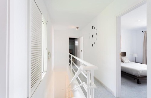 Acoran House | Duplex Acorán with pool and sea view
