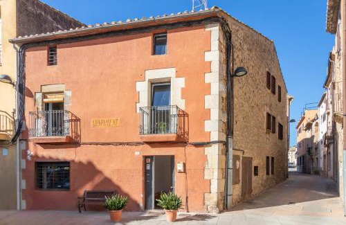 Sant Jordi Desvalls Apartment | Eco-Apartament Costa Brava