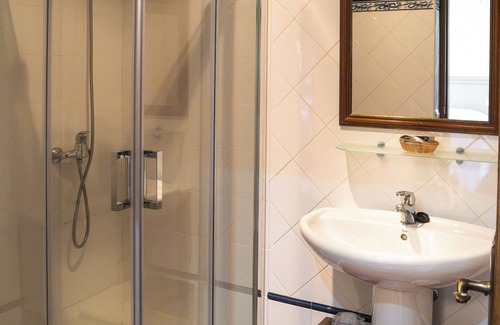 Vecinos Hostel | El Portón de la Huebra