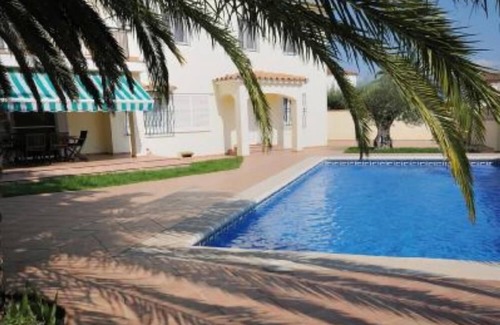 Empuriabrava House | Empuriabrava: Luxury House with garden