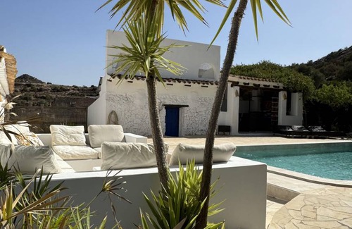 Lubrin House | 135 m² House ∙ 5 bedrooms ∙ 8 guests