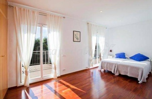 Sant Andreu de Llavaneres Cottage | Cabin ∙ 13 bedrooms ∙ 23 guests