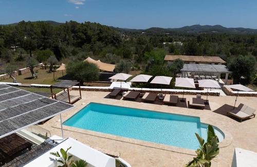 Santa Gertrudis House | 400 m² House ∙ 6 bedrooms ∙ 12 guests