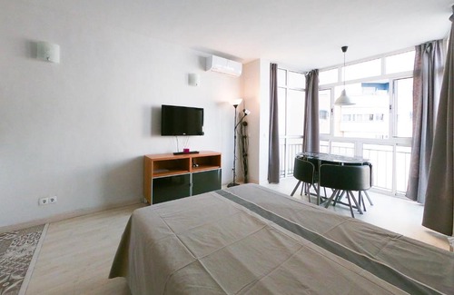 Torremolinos City Centre Apartment | Estudio Centrico 9