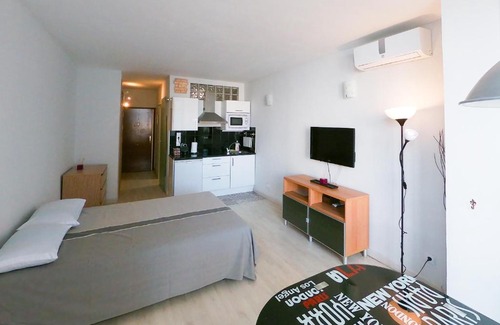 Torremolinos City Centre Apartment | Estudio Centrico 9