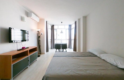 Torremolinos City Centre Apartment | Estudio Centrico 9