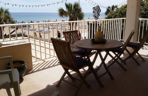 Benidorm Centro Condo | Flat in Benidorm Renovated Frontline with Terrace