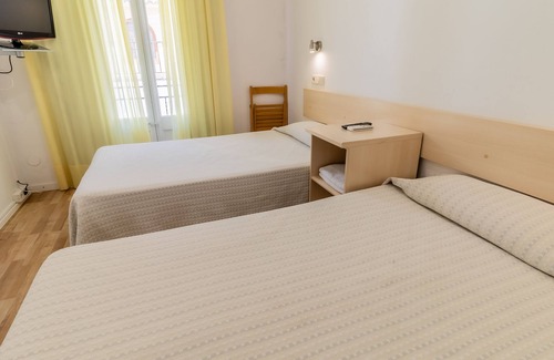 L'Estartit Hostel | Fonda Can Dalfó by Vivere Stays