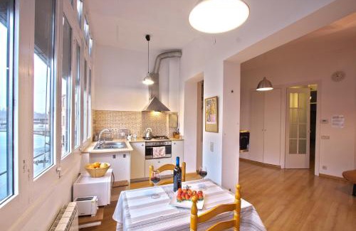 Old Town Apartment | Girona Riverside