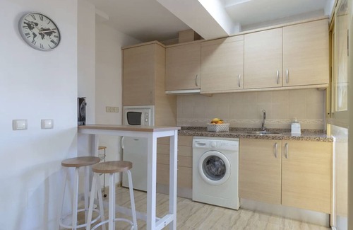 Torremolinos City Centre Apartment | Holiday Home in Torremolinos by Playa Carihuela