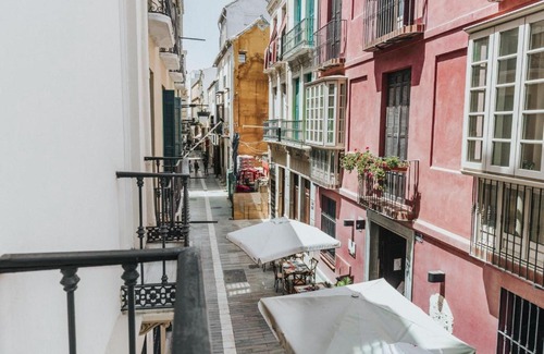 Centro Apartment | Holidays2Malaga Beatas 3 bedroom & French balcony