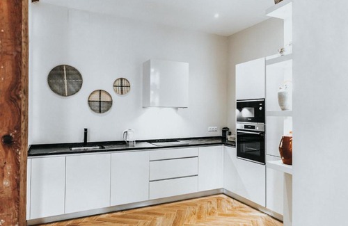 Centro Apartment | Holidays2Malaga Beatas 3 bedroom & French balcony