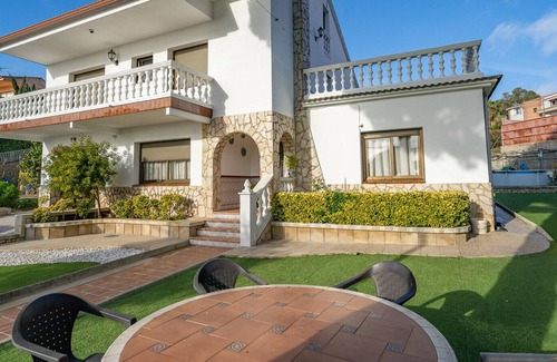 Palafolls House | HomeHolidaysRentals Arenal - Costa Barcelona