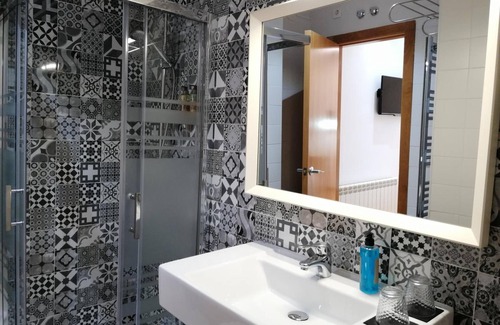 Burgos Hostel | Hostal Cuéntame Evolución Auto check-in