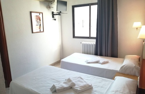 Barrio del Perpetuo Socorro Hostel | Hostal Jaime I