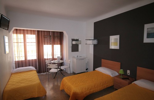 Portbou Hostel | Hostal Juventus