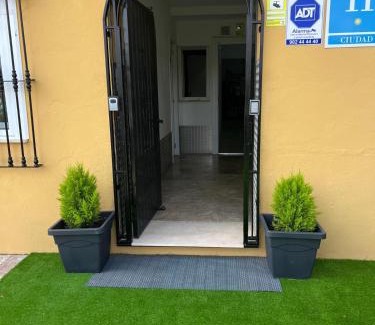 Campanillas Hostel | Hostal NV Airport
