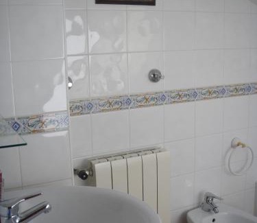 Cervera de Pisuerga Hostel | Hostal Pineda