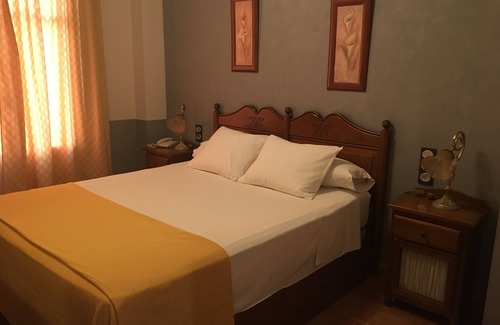 Valdepenas Hostel | Hostal Posada Entreviñas