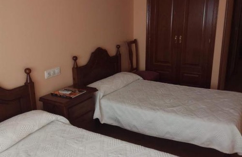 Paredes de Nava Hostel | Hostal Restaurante Raton
